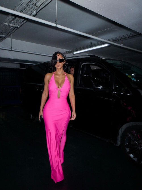 kimkardashian 1752242933 3674402505435303226 184286586ae5606c7e0f9641