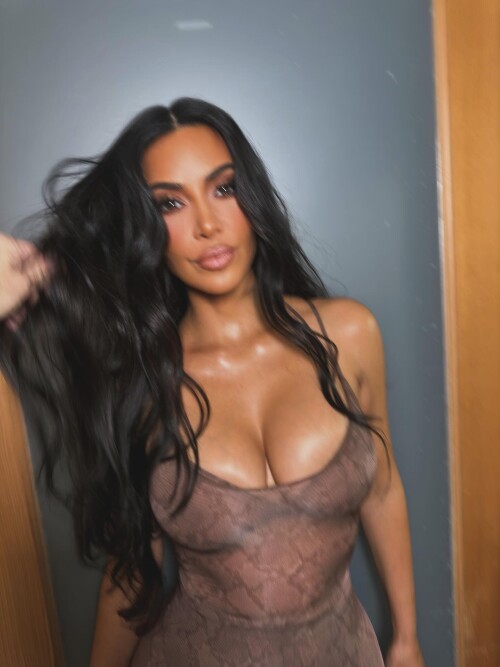 kimkardashian 1758398305 3726037506690536050 18428658b13441ea34bde4aa