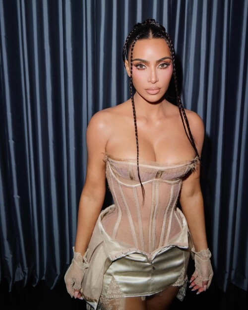 kimkardashian 1761325465 3750592302084464120 18428658ca5951dd38391d87