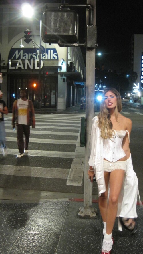 kissmmestreetwalker