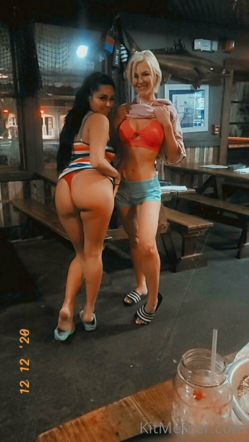 kitmercer 11 08 2022 2556125486 talking bout the night moves..a1f31bda22e816fe