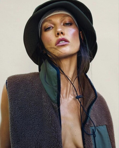 kloss29ead5757a6b8aa40