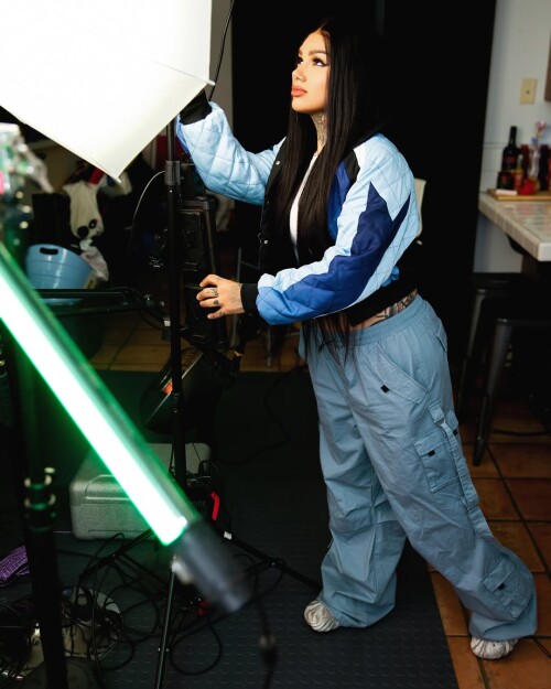 kmkm6262ef18fb6ed957