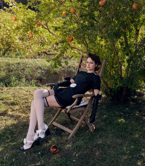 kristen stewart chanel spring summer 2023 more photos 0