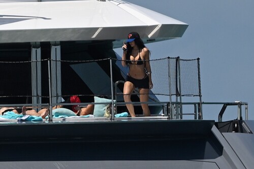 kylie-18f6ff49e8e18b1bd2