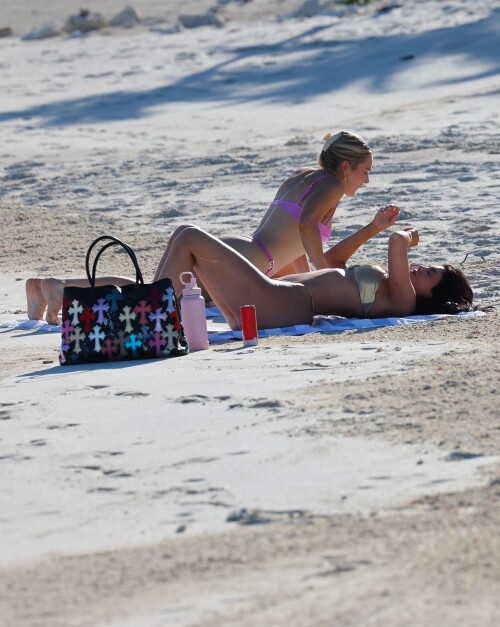 kylie-23cb00df16c470e3f4