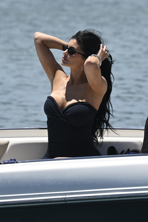 kylie-31b7dfbb21c1fe75ab