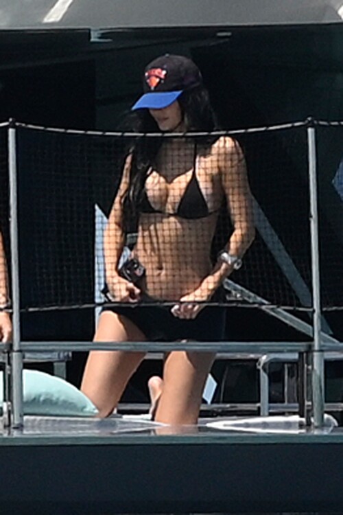 kylie-3f0124ca7fc1fc39f