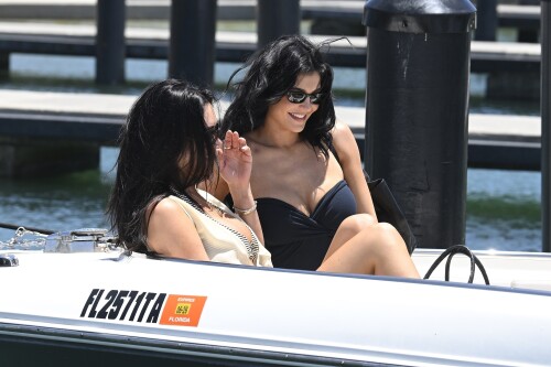 kylie-40a840c3c687dd32d1