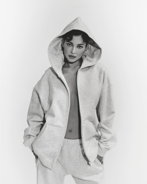 kyliejenner 2023 12 05T082240 6c9e4d1716da61e1f