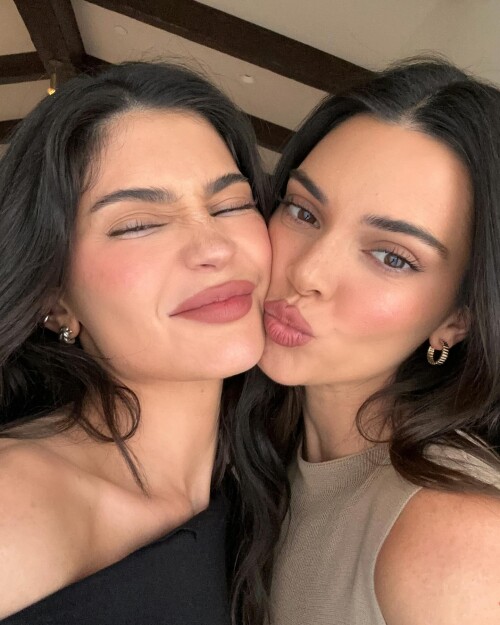 kyliejenner 20240114 0002b4e7b42e105855db