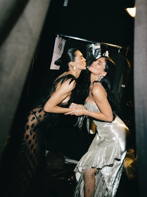 kyliejenner photo DPU5P 2Cm27 20251002 201037 559631089bfacc8c57f99c085