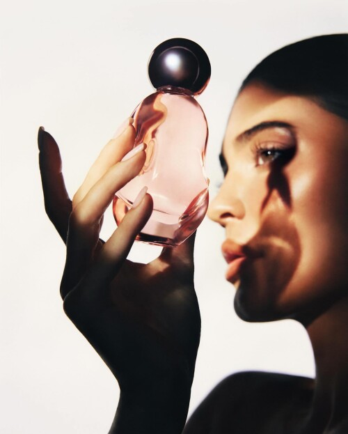 kyliejenner 1732924384 3512346763371868777 1228181788056d9bafb670c7