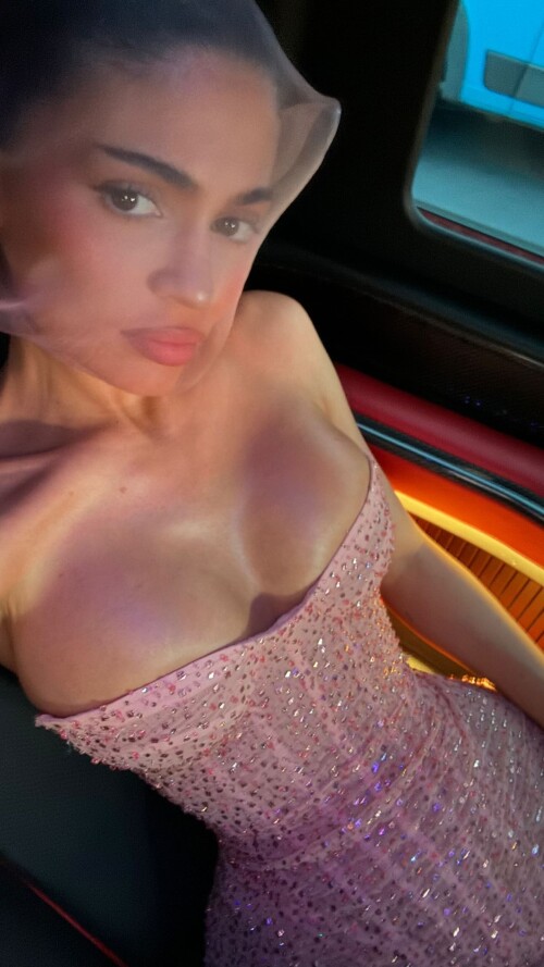 kyliejenner story 3397419500498863991e11725ef411c33e4