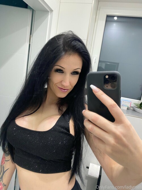 ladymeli 26 12 2021 2312414665 Die Lady befindet sich noch im Urlaub