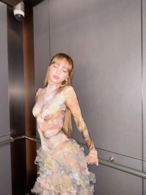 lalalalisa_m2025_09_24_11_54_224edd4042-b887-47d1-89db-fab207c8424b4dbcb6ab3f2c57d0