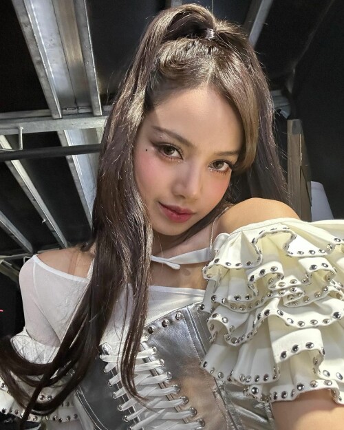 lalalalisa m 20230822 p 3174795712335396235 5 31747957071258944155cc16058b2683aa7
