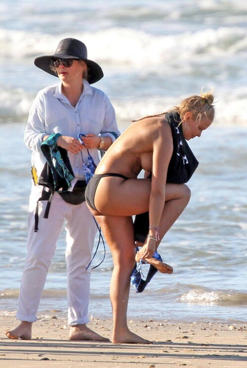 lara bingle 48