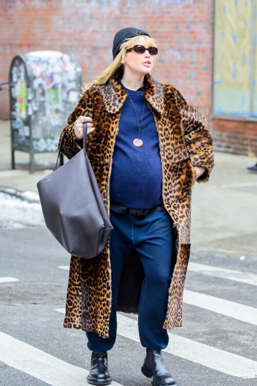 larenpreggoinnwt 14e1a9b00fc982d1a