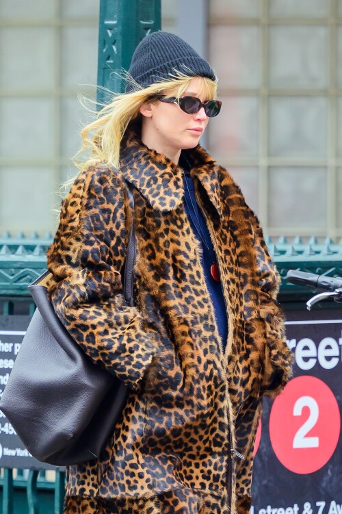 larenpreggoinnwt 73eb39a90371b142d