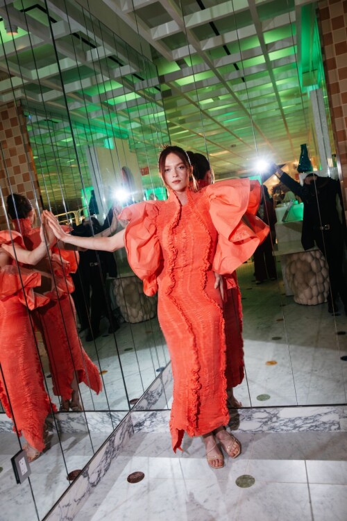 larsen2 102717ecccb53812f