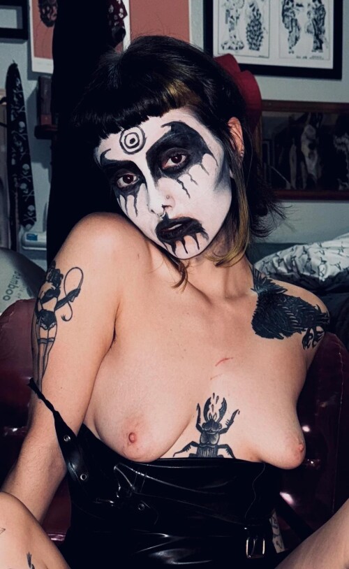 latex and corpse paint v0 5lweqo1spi9e1d34d761ac1c70ff5