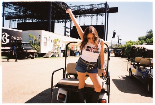 laufey 2025 04 23T032544.000Z 44269827bf53f24ef