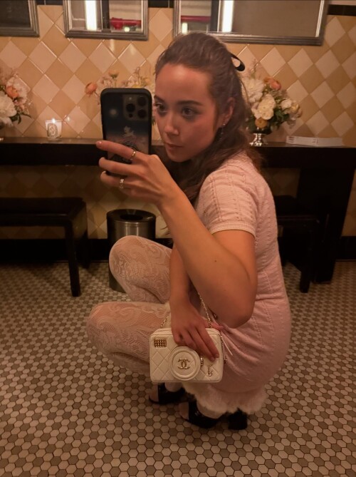 laufey 2025 06 10T215129.000Z 183bffc8d9567c125