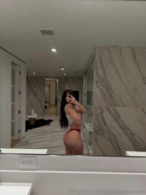 laurasaponara 5071440860372 source 53210a0d2dee9b867