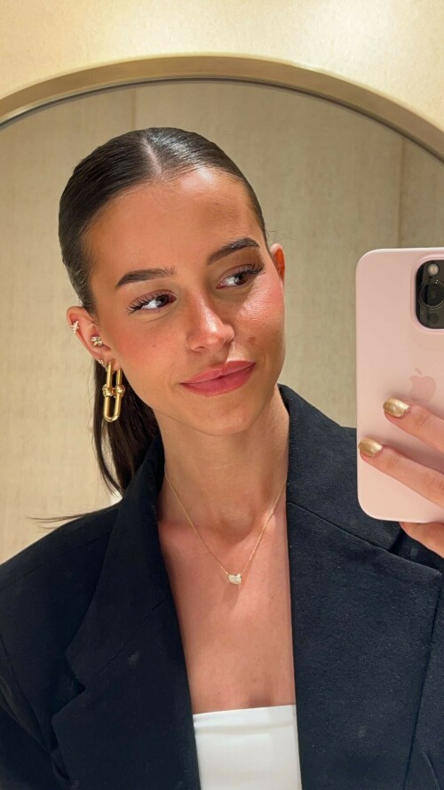 leaelui 2023 08 17T15 58 59e3a7ce333c29cad1