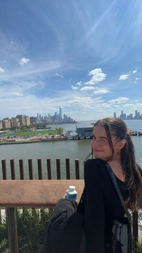 leaelui 2023 08 23T18 51 07fa2336f43a0e1be2