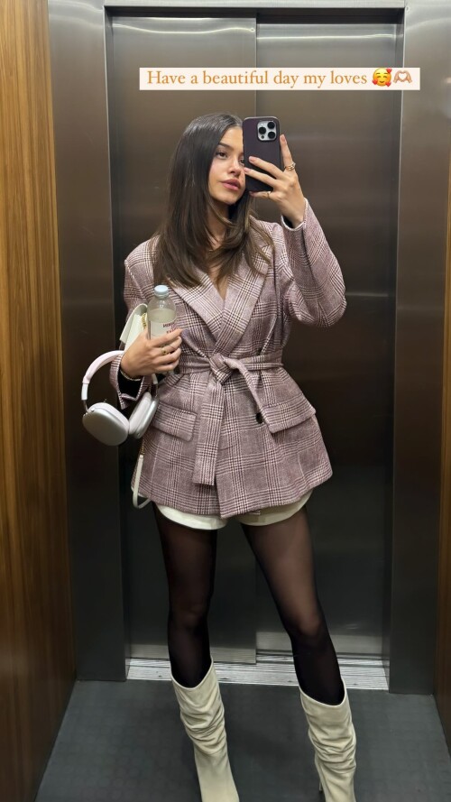 leaelui stories 2023 11 18 13.07 Czy 76GMtxa 1 1 403826051 840826111170291 7465541571087724317 n0458