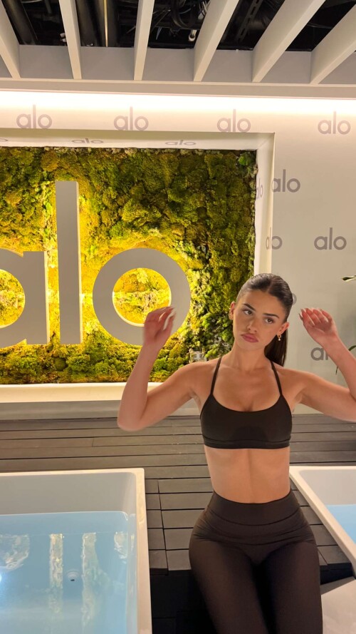 leahhalton RDownload6067f0d666babb2c