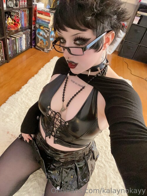 leather 02600438f52c187278