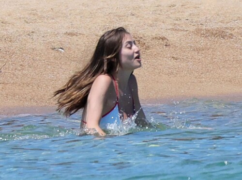 leni 51 9a50472df055b7ef