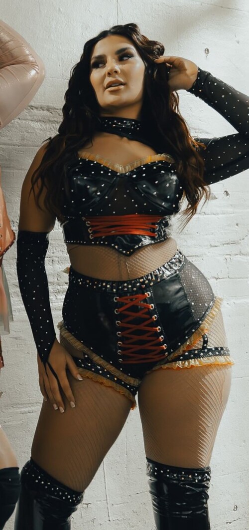 lex seamstress 3682261223371362893s2025 7 22 18.56.647 story7f0078d19627ff55