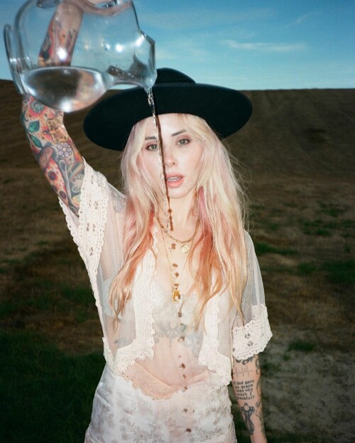 lexihaslem CJwSux1HUfR 