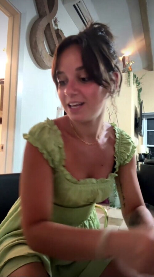 leyla thumbnail1d062f6490b3703d9