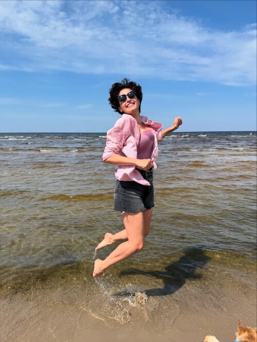 likaland_-20250802-00183b4259a21fb785f9