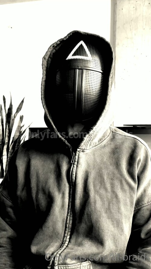 lil braids Player 456 Red Light Green Light.mp4 snapshot 00.00.000f59c1d46cb9f06af