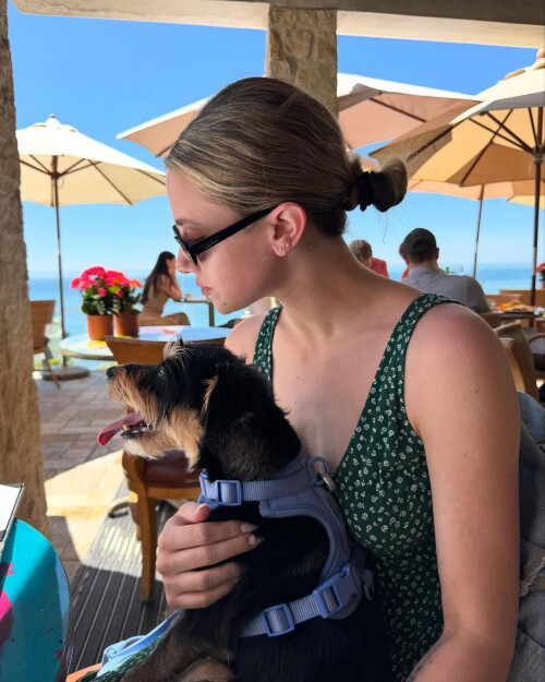 lilireinhart-photo-DJ4k2sKxyJY-20250520_133643_4995762252237e3375d5c957c