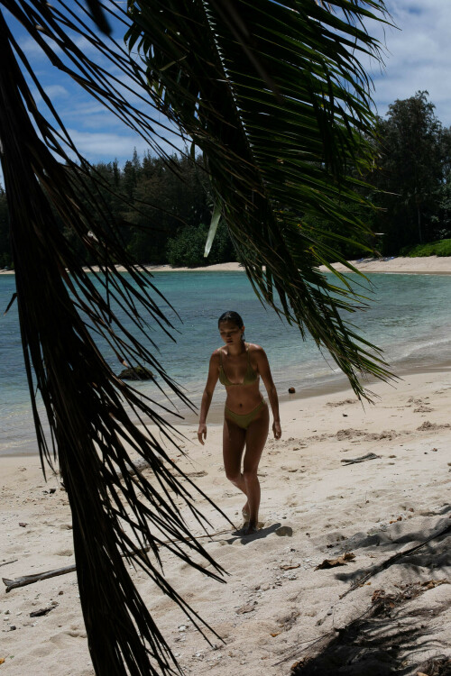 lily chee mikoh by amber mozo c 321488fe70394f57e865bfc80a6bea0d xxlarge