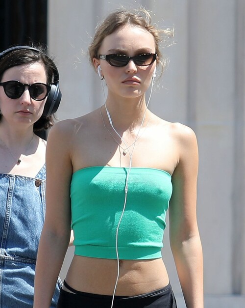 lily rose depp outfit 06 25 2020 58fd3c1e2d9e225fd