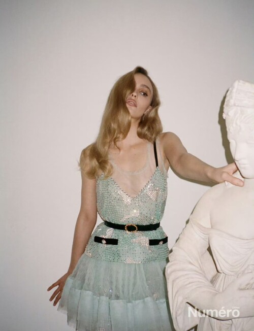 lily109ba7ed36a6c4da92