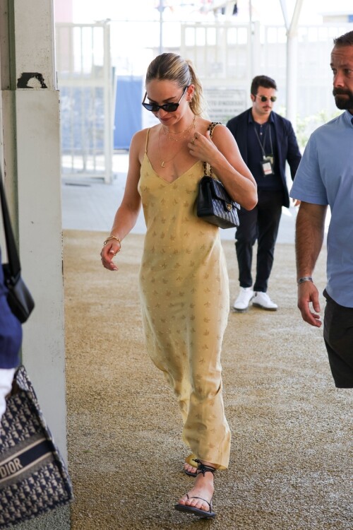 lily2a66efc8f68754f06