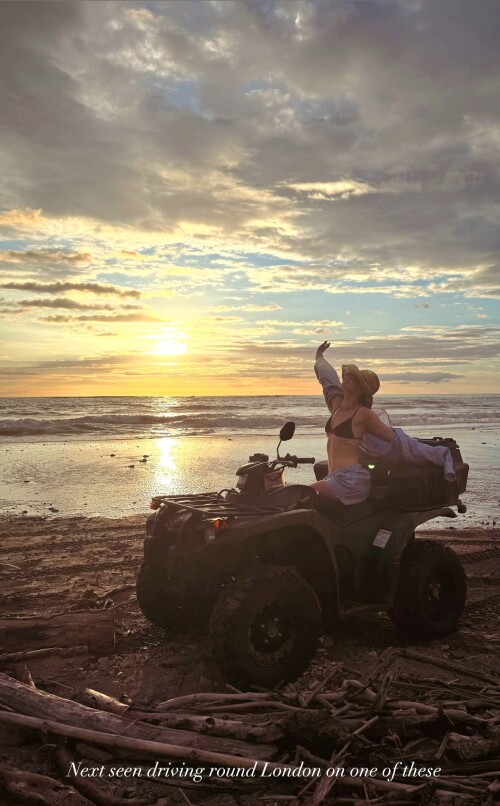 lily58b1cd93a9e9d6d8