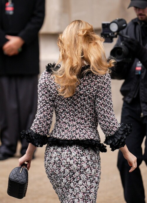 lily91601e2857e2a405b