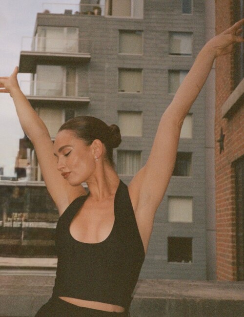 lilyjamesofficial 1759690842 3736880090652294375 14156213583b2b3ea6dbe4f9d1