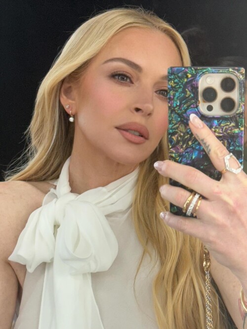 lindsaylohan 1760723184 3745540005436661430 15932418edc4fbce076fa97f