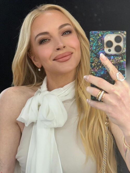 lindsaylohan 1760723184 3745540005478615078 15932418fff851adc2ca3ffd